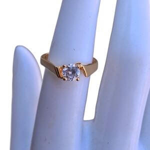 VINTAGE Avon 1995 Solitaire Cubic Zirconia Sparkle Gold Tone Ring